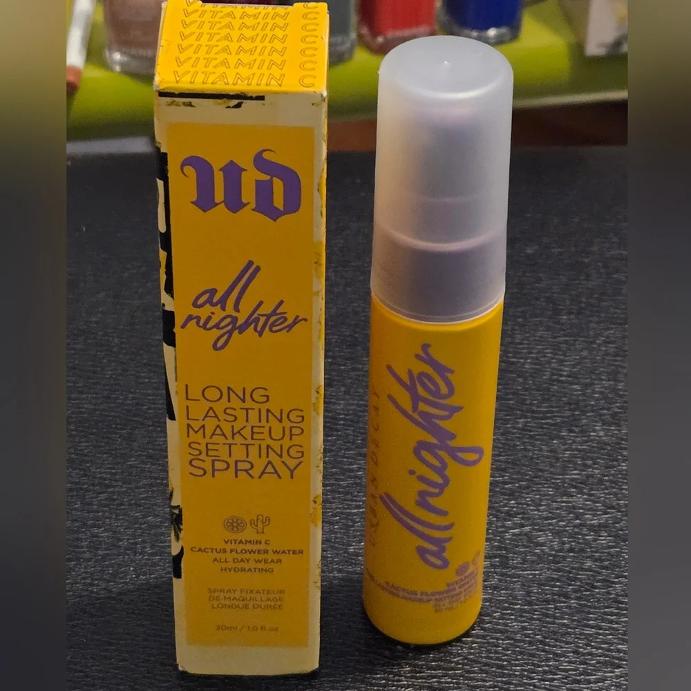 Urban Decay All Nighter Long Lasting Makeup Vit C Cactus Flower Setting Spray
